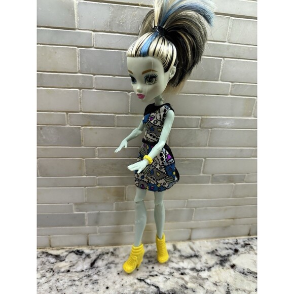 MONSTER HIGH Frankie Stein Skullette Dress Doll  used 2015 (J1) - Picture 1 of 6